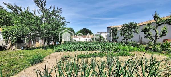 Terrain constructible - 700m² env. La Doubletiere