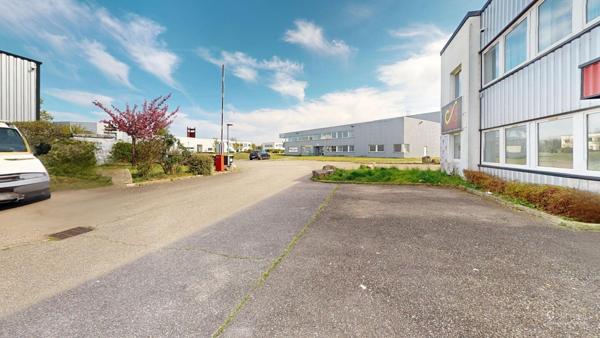 AXE AUTOROUTE A35 (suisse) :Depot avec bureaux 512 m2