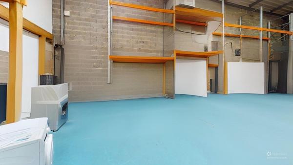 AXE AUTOROUTE A35 (suisse) :Depot avec bureaux 512 m2
