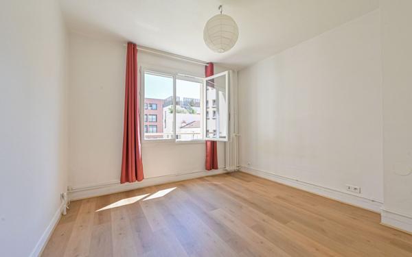 Appartement à vendre    2 pièces • 42 m2 Paris 20