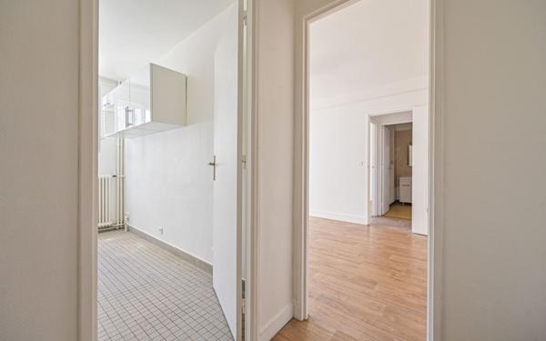 Appartement à vendre    2 pièces • 42 m2 Paris 20
