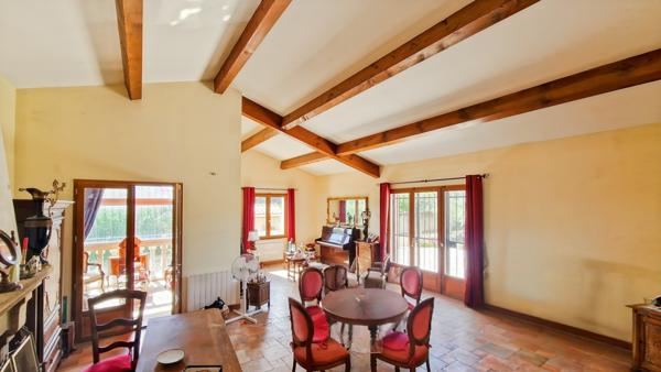 Uzès (30700) A vendre à 5 km d'Uzès