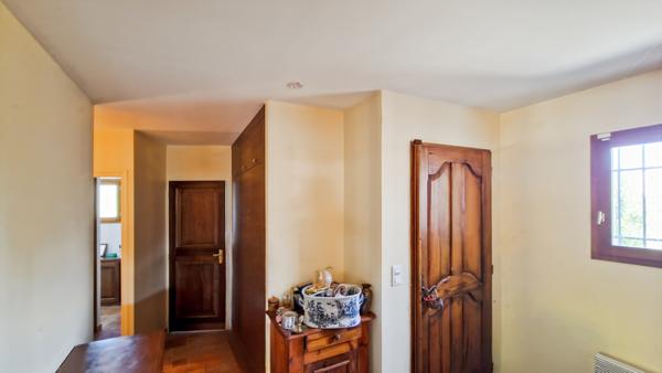 Uzès (30700) A vendre à 5 km d'Uzès