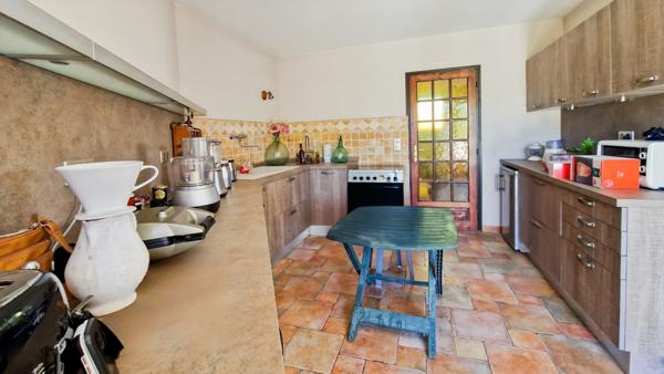 Uzès (30700) A vendre à 5 km d'Uzès