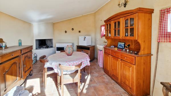 Uzès (30700) A vendre à 5 km d'Uzès