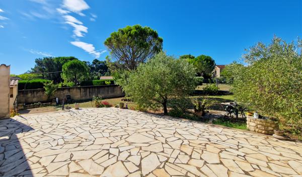 Uzès (30700) A vendre à 5 km d'Uzès