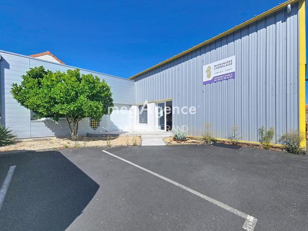 Local Commercial à LA RENAUDIERE, 49450 - 10 pièces 352m²