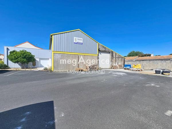 Local Commercial à LA RENAUDIERE, 49450 - 10 pièces 352m²