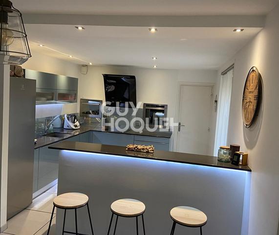 VILLA FAMILIALE AVEC ATELIER DE 240 m² ET ACCÈS CAMPING-CAR