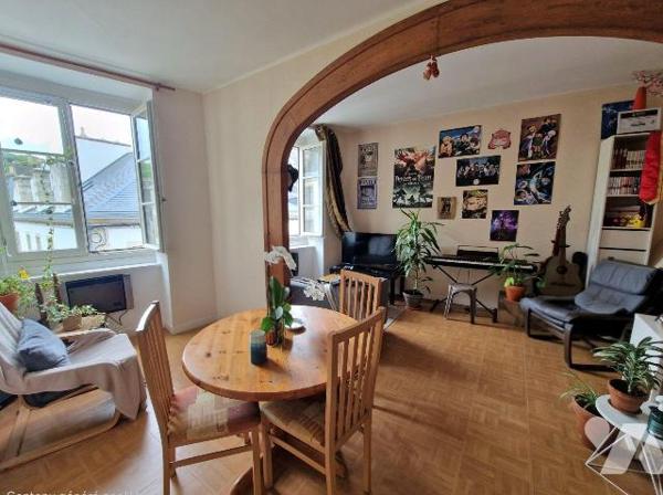 A Vendre, Hyper Centre QUIMPER , appartement de type 2 de 45,32 m² situé au dernier étage d'une...