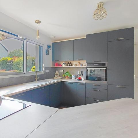 Maison récente au calme en plein centre bourg