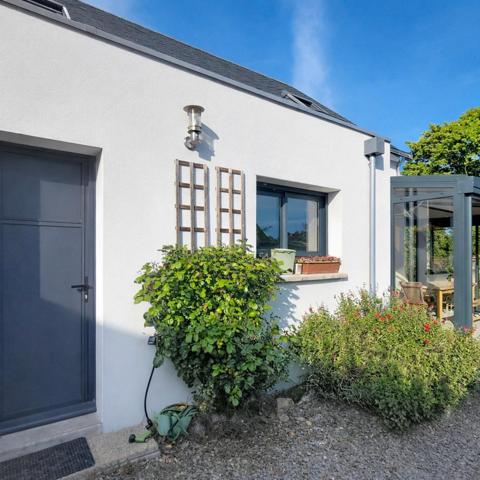 Maison récente au calme en plein centre bourg