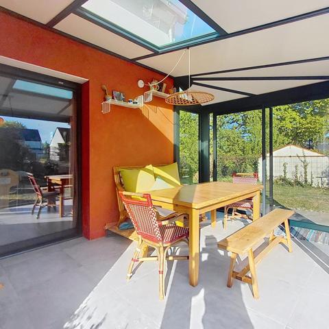 Maison récente au calme en plein centre bourg