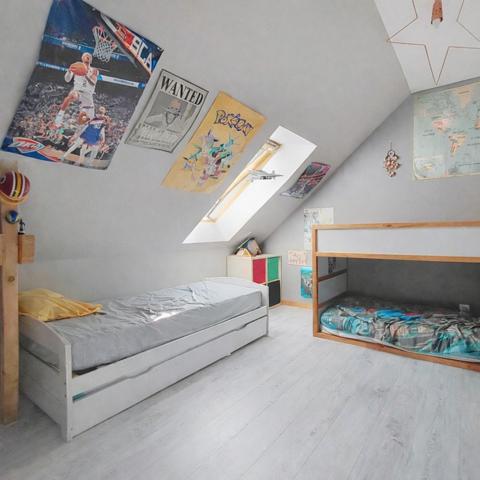 Maison récente au calme en plein centre bourg