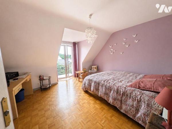 À seulement deux minutes des plages de Kerfany, découvrez cette agréable maison contemporaine o...