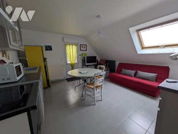 À seulement deux minutes des plages de Kerfany, découvrez cette agréable maison contemporaine o...