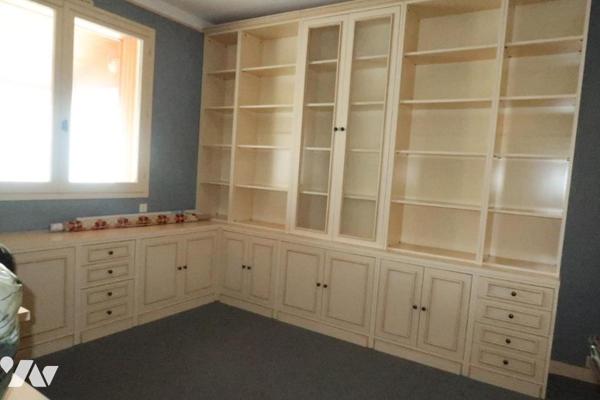 Au bourg, Maison sur sous-sol complet, trois chambres, bureau