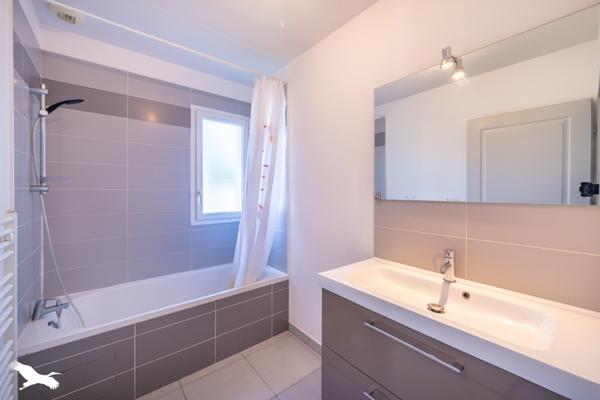 Maison 331 000 € Salles 4 p 82 m² DPE C