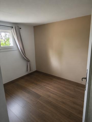 Maison de village
                                                                                                                                                                                                                                                                                                                        5 pièce(s)                                                                                                                                                                                                          3 chambre(s)                                                                                                                                                                                                          86  m²