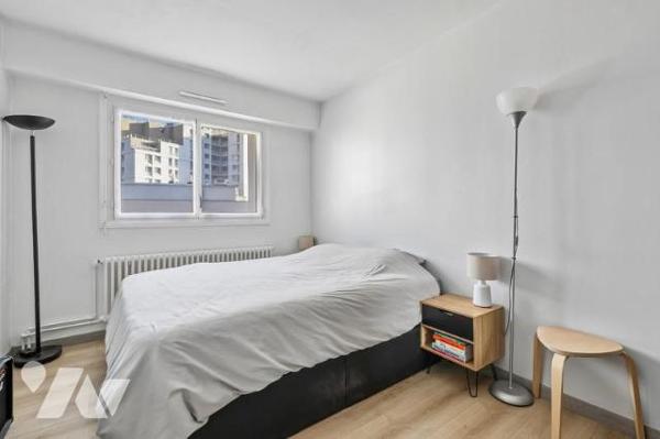 Soleil et balcon dans le 19ème