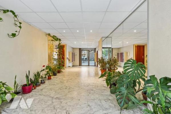 Soleil et balcon dans le 19ème