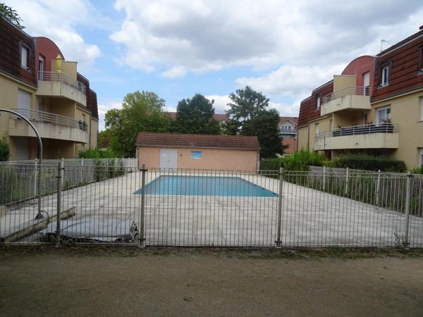 Beaune centre appartement dans copro avec piscine