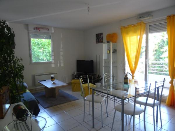 Beaune centre appartement dans copro avec piscine