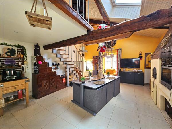 Maison en Pierre 300m² à vendre - Terrain 3495m² avec piscine - SAINT AVIT SAINT NAZAIRE (33)