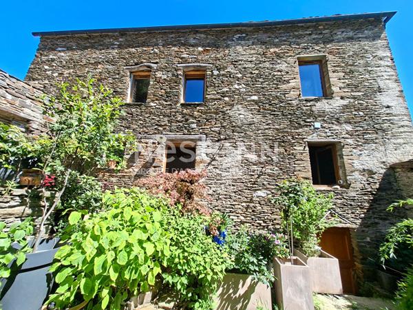 Maison de hameau en pierre à vendre à Saint-Germain-de-Calberte ? 157 m², 5 chambres, cour intérieure et vue sur la vallée