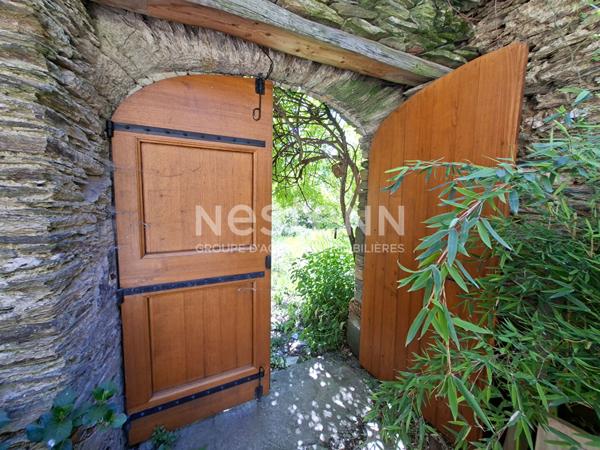 Maison de hameau en pierre à vendre à Saint-Germain-de-Calberte ? 157 m², 5 chambres, cour intérieure et vue sur la vallée