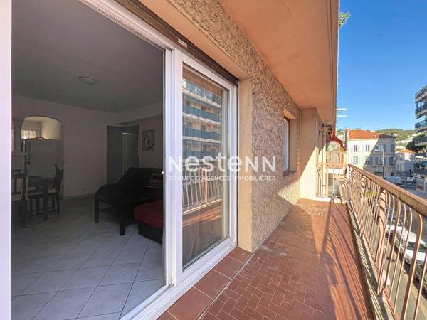 GOLFE JUAN - 3P - 62 m2 - Centre ville - Terrasse - Parking - Cave - Proche mer
