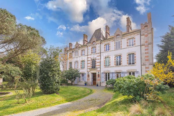 Vente Demeure de Prestige750 m² - 15 Pièces - SAINT GILLES CROIX DE VIE (85800)