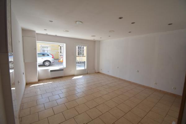 Authon-du-Perche (28330) IMMEUBLE A USAGE COMMERCIAL