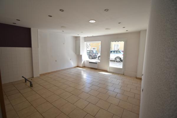 Authon-du-Perche (28330) IMMEUBLE A USAGE COMMERCIAL