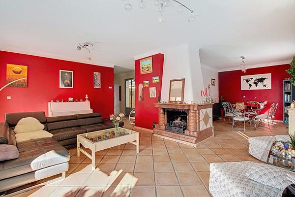 Maison familiale T7 de 210 m² avec vue panoramique sur l'étang , piscine hors-sol sur Vitrolles Nord