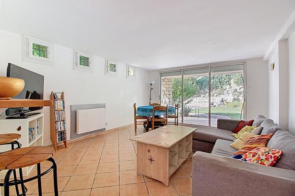 Maison familiale T7 de 210 m² avec vue panoramique sur l'étang , piscine hors-sol sur Vitrolles Nord