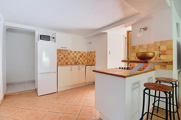 Maison familiale T7 de 210 m² avec vue panoramique sur l'étang , piscine hors-sol sur Vitrolles Nord