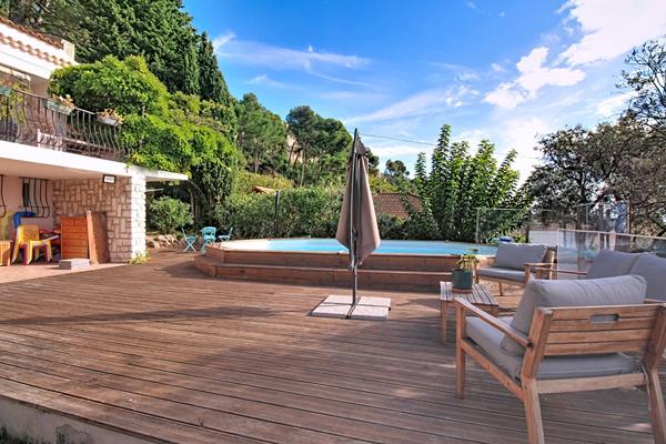 Maison familiale T7 de 210 m² avec vue panoramique sur l'étang , piscine hors-sol sur Vitrolles Nord