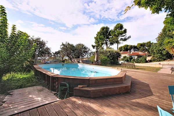 Maison familiale T7 de 210 m² avec vue panoramique sur l'étang , piscine hors-sol sur Vitrolles Nord