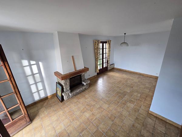 Charmante Maison à Vendre à Saint Gildas de Rhuys - Emplacement Idéal !