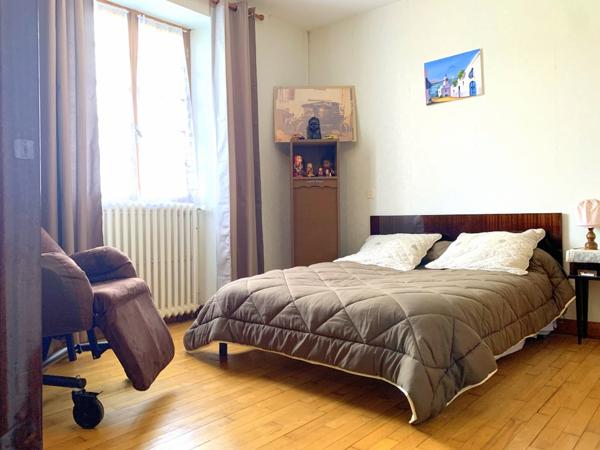 Maison 5 chambres, avec dépendance et belle vue dominante