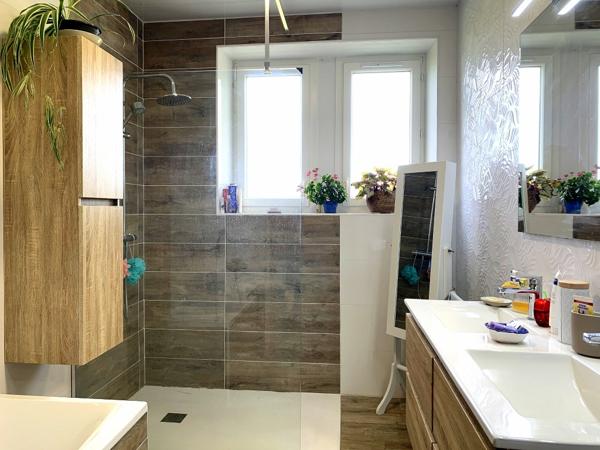 Maison 5 chambres, avec dépendance et belle vue dominante