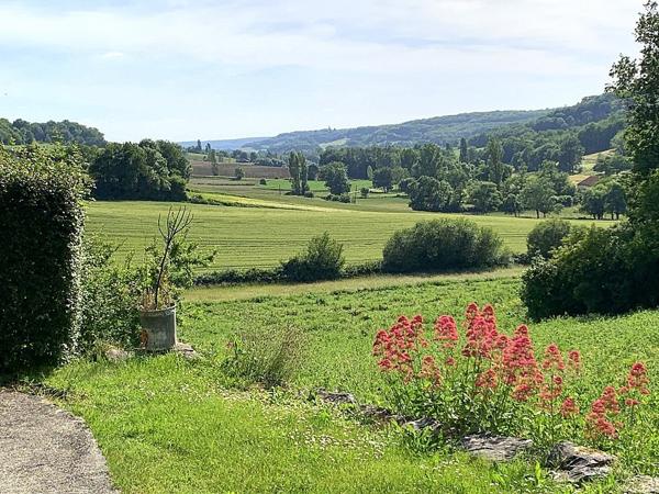 Maison 5 chambres, avec dépendance et belle vue dominante
