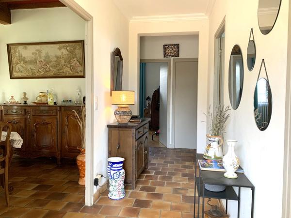 Maison 5 chambres, avec dépendance et belle vue dominante