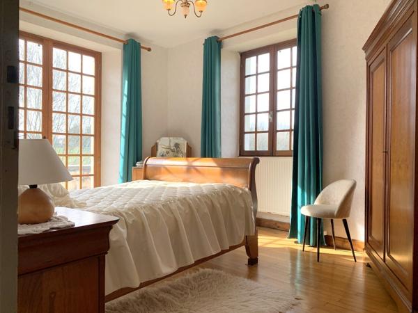 Maison 5 chambres, avec dépendance et belle vue dominante