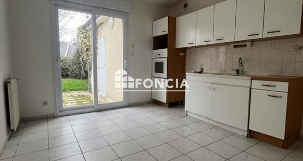 Location Maison 5 pièces 130.2 m² - Sablé-sur-sarthe 72300