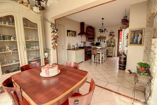 A vendre : Maison au coeur de village de Lorgues - 115m² - 3 chambres - 255m² de terrain
