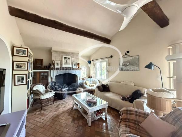 Maison  - 7 pièces  - 175.62 m² -  849 000 € - À vendre