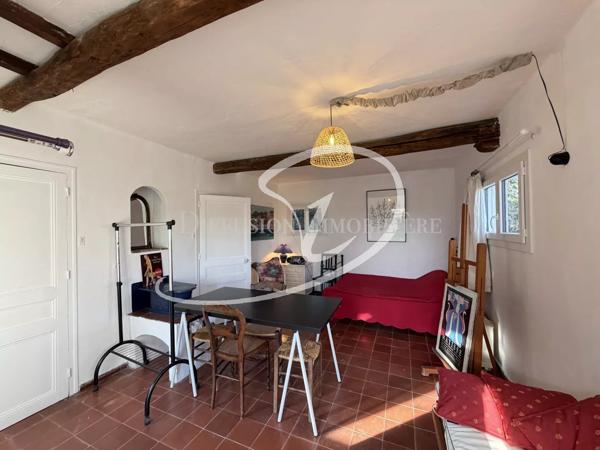 Maison  - 7 pièces  - 175.62 m² -  849 000 € - À vendre