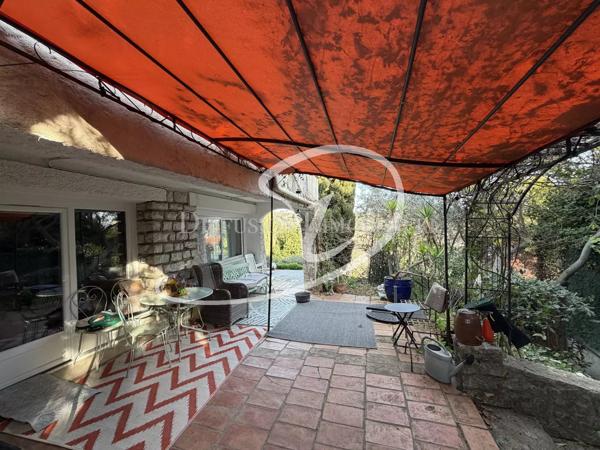 Maison  - 7 pièces  - 175.62 m² -  849 000 € - À vendre